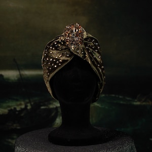 Turban Antique Green 1920s Velvet Khaki Turban Rhinestones Brooch Hollywood style Great Gatsby Burlesque turban Art Déco